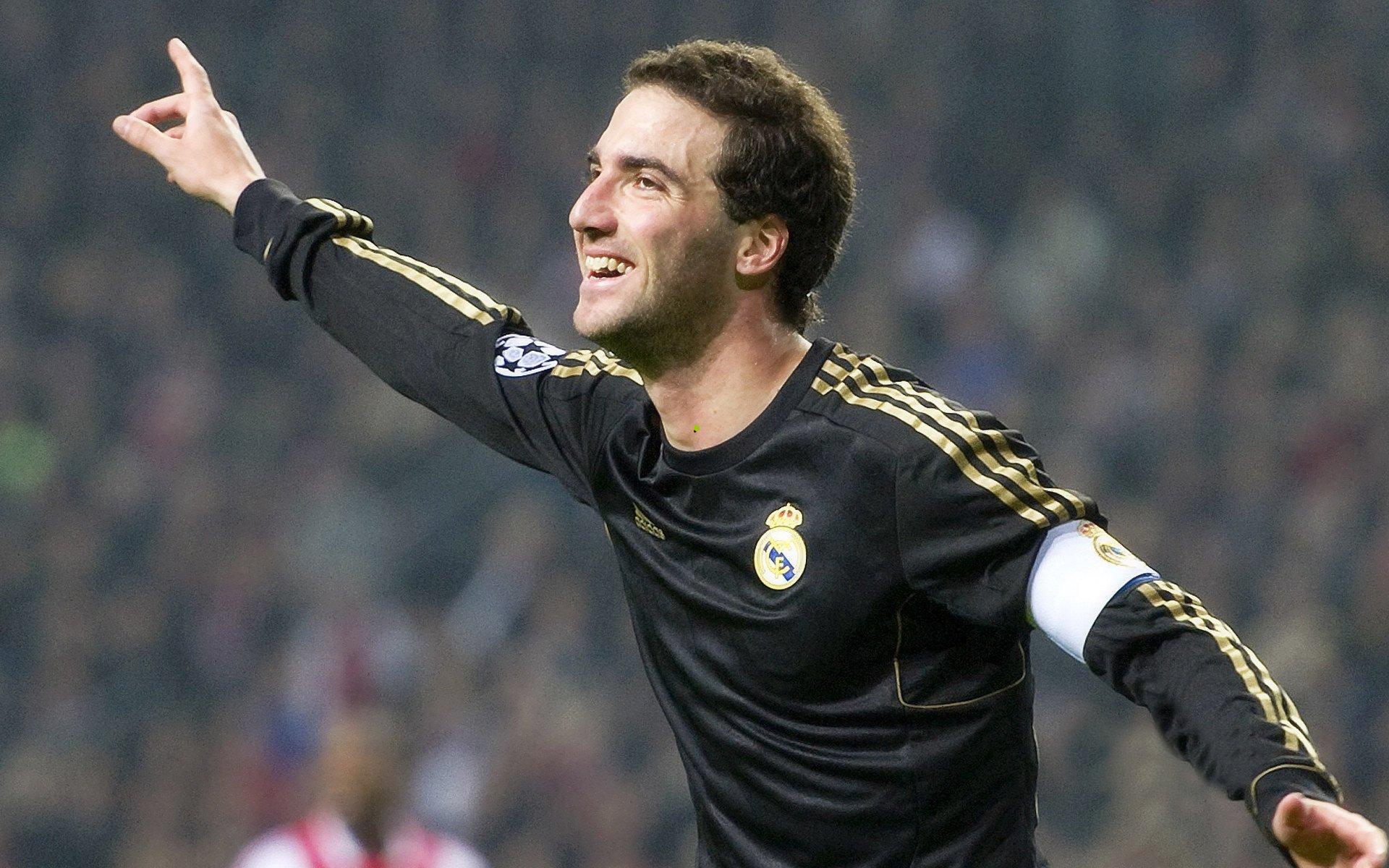 PG模拟器-格策赛后直言头球失球令人沮丧 但强调全队防守体系总体稳固